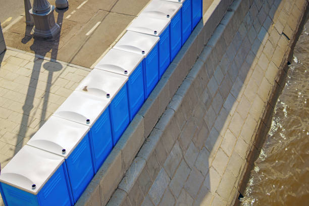 Portable Restroom Setup and Delivery in Dixon Lane Meadow Creek, CA